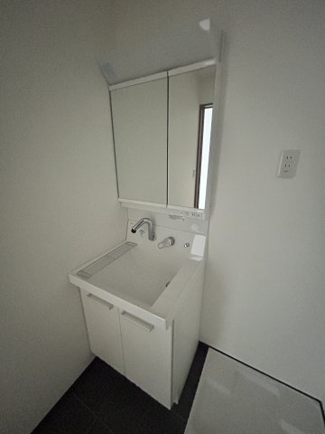 洗面設備　忙しい朝には欠かせない洗面所です