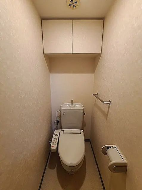 トイレ　同物件・別タイプの室内　イメージとして