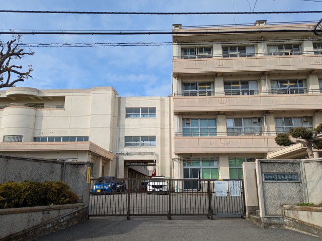 中学校　千葉市立幕張本郷中学校（中学校）まで1100m