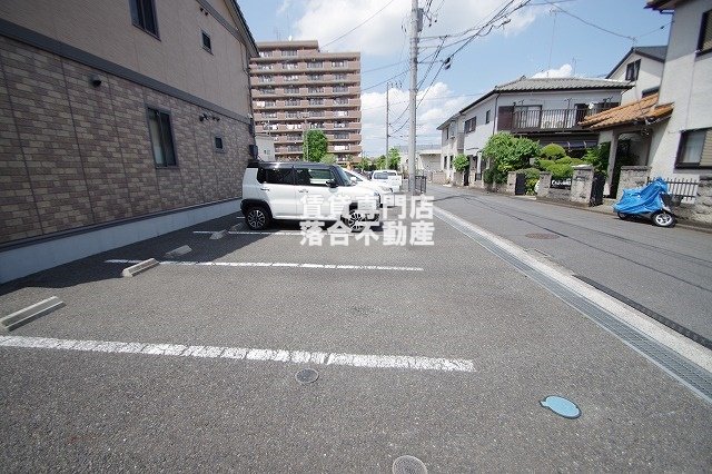 駐車場　敷地内駐車場完備