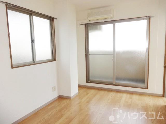 居室・リビング　明るいお部屋は気持ちがいいです。