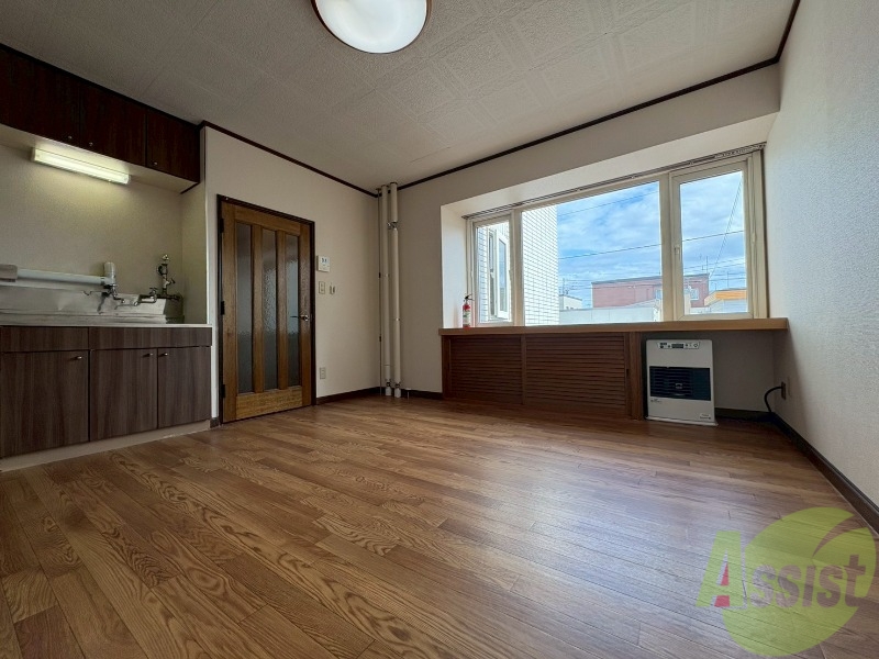 居室・リビング　広くてキレイなお部屋が広がっていて、充実した生活が送れそう。
