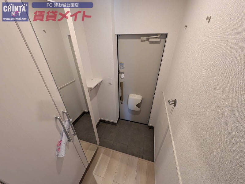玄関　同タイプ写真