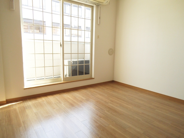 居室・リビング　サッシも大きく明るいお部屋です☆彡