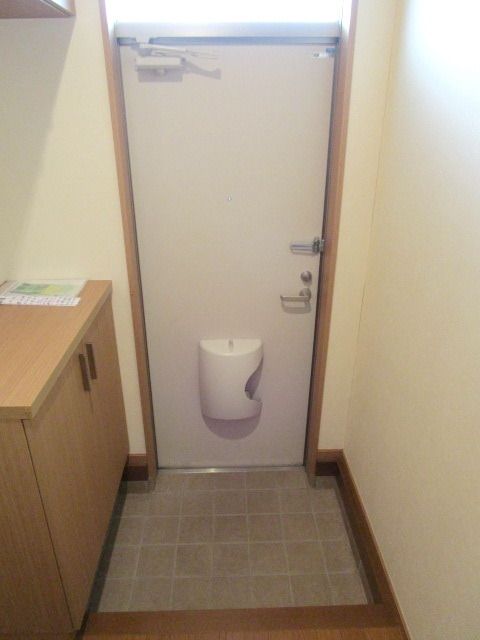 玄関　★お問い合わせはタウンハウジング府中店まで★