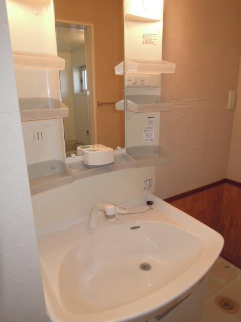 洗面設備　イメージ写真（他の部屋の反転の写真です）