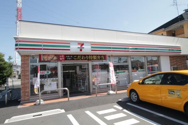 コンビニ　セブンイレブン草加青柳3丁目店（コンビニ）まで424m