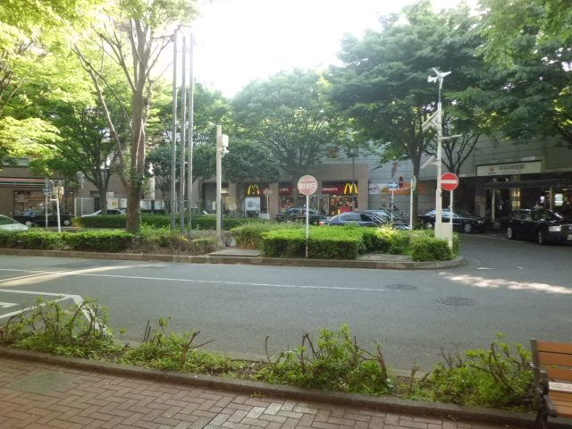 飲食店　マクドナルド 中央林間駅店（飲食店）まで667m