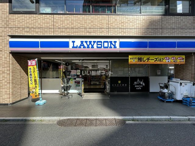 コンビニ　ローソン四ツ谷左門町店（コンビニ）まで633m