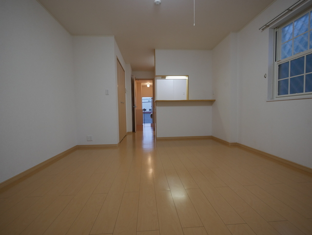 居室・リビング　★窓の大きい明るいお部屋です★