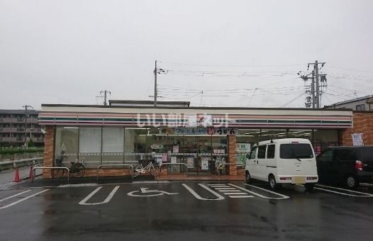 コンビニ　セブンイレブン堺北花田４丁店（コンビニ）まで453m