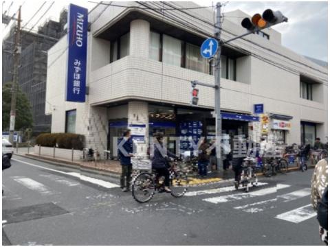 銀行　みずほ銀行羽田支店（銀行）まで211m