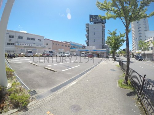 コンビニ　ローソン 内環吹田芳野町店（コンビニ）まで235m