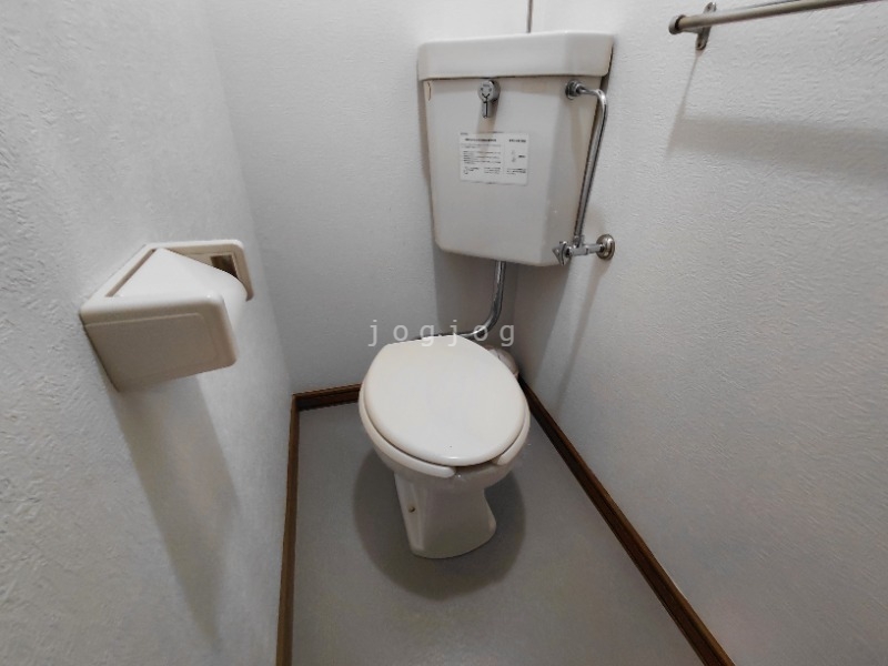 トイレ　当社サービスセンターで温水洗浄便座の設置承ります★