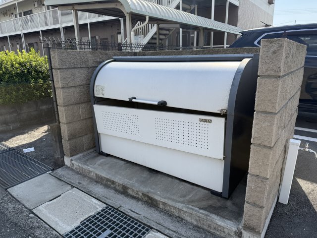 その他　ゴミ置き場（その他）まで5m