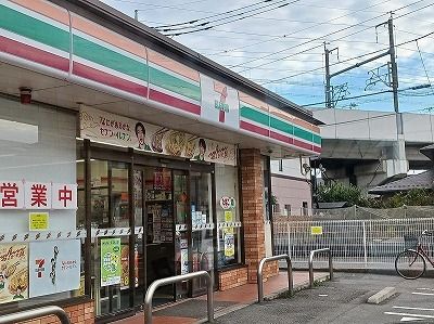 コンビニ　セブンイレブン白岡西５丁目店（コンビニ）まで150m