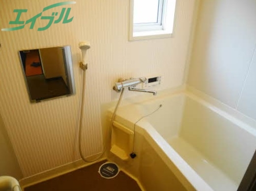 バス・シャワールーム　同型反転部屋です。