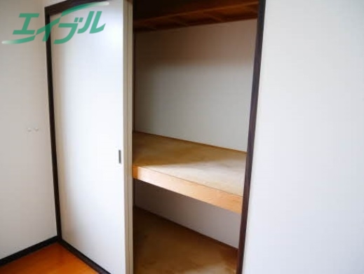 収納　同型反転部屋です。