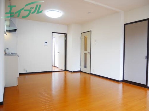 居室・リビング　同型反転部屋です。