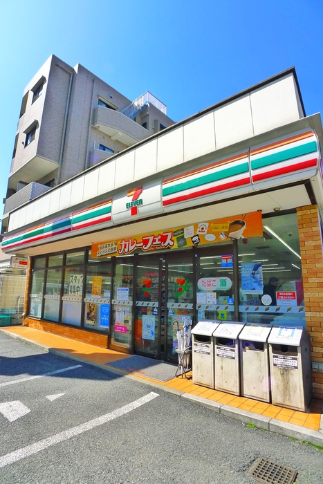 コンビニ　セブンイレブン（コンビニ）まで156m