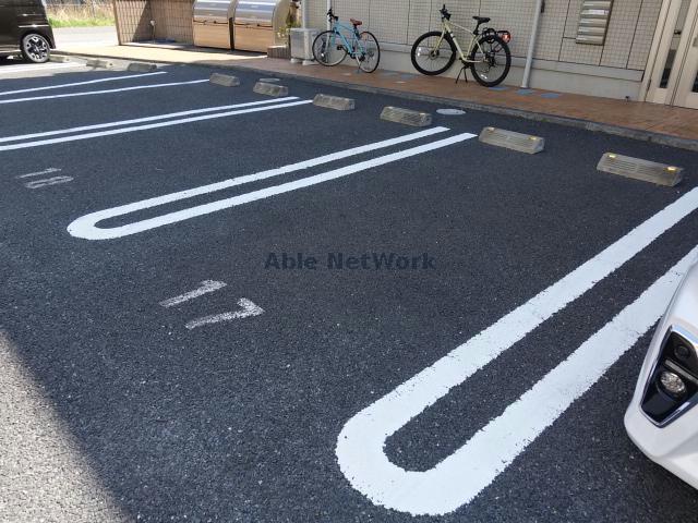 駐車場　駐車場