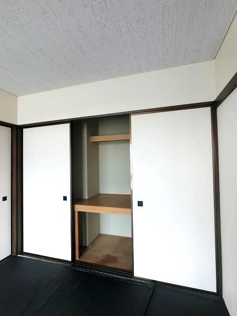 収納　押入