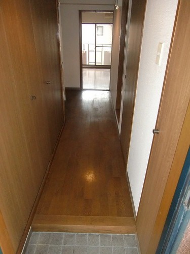 玄関　通路も広々！！