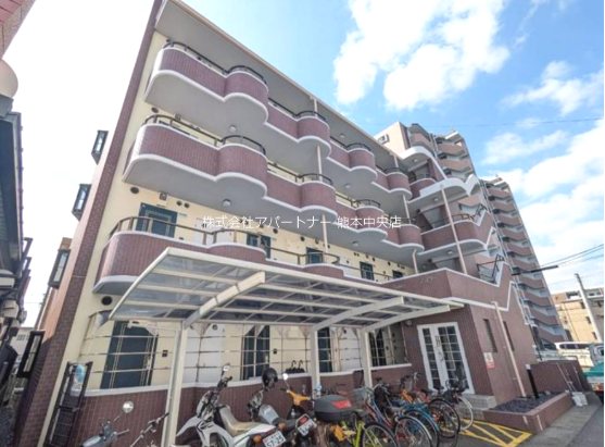 建物外観　タイル張りのお洒落な外観です☆