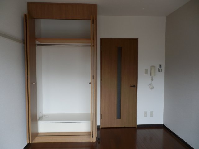 収納　洋間収納