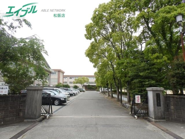 中学校　松阪市立中部中学校（中学校）まで1857m