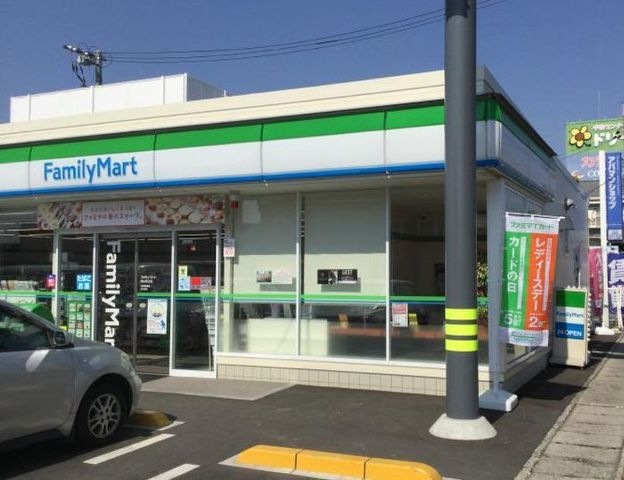 コンビニ　ファミリーマート 岡山青江店（コンビニ）まで736m