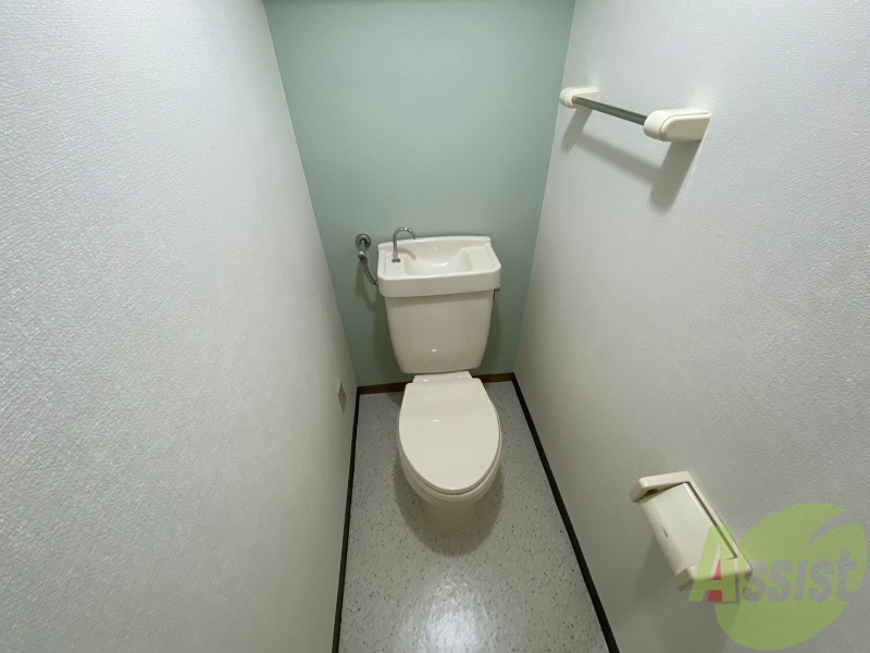 トイレ　こちらはトイレです。清潔感があり、安心して使用できます。