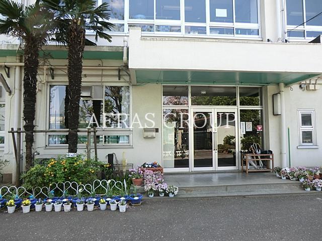 小学校　小平市立小平第十五小学校（小学校）まで769m