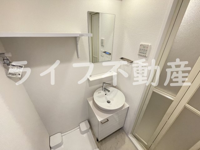 洗面設備　独立洗面台あり、毎朝おしゃれに忙しい女性の方におすすめです
