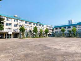 中学校　渋谷区立代々木中学校（中学校）まで413m