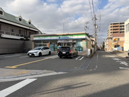 コンビニ　ファミリーマート 松原阿保三丁目店（コンビニ）まで601m