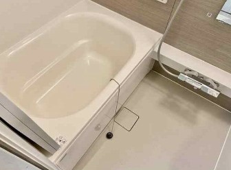 バス・シャワールーム　追い焚き機能、浴室乾燥機付きバス。