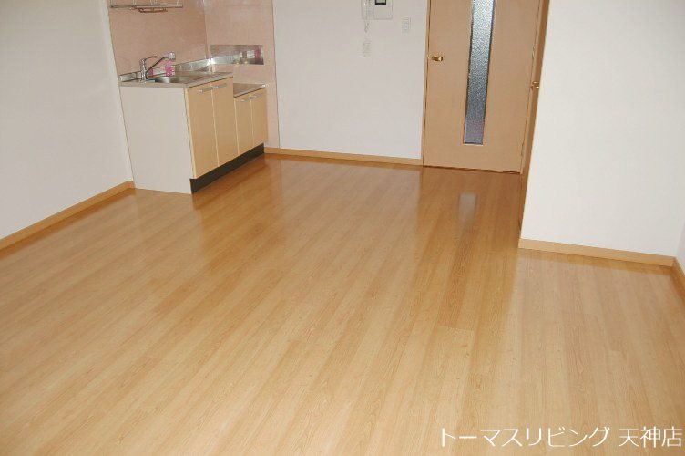 居室・リビング　※別号室の参考写真です。