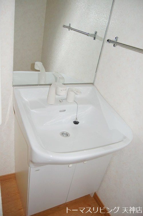 洗面設備　※別号室の参考写真です。