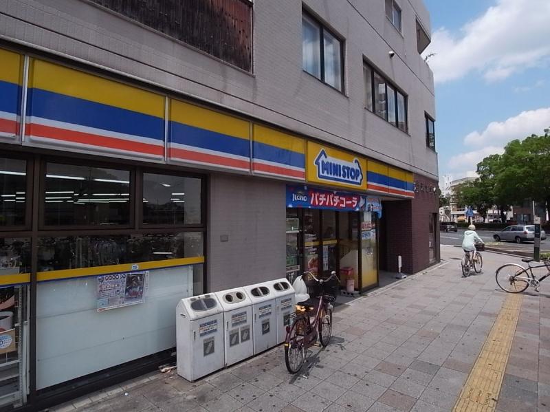 コンビニ　ミニストップ 神宮西駅前店（コンビニ）まで88m
