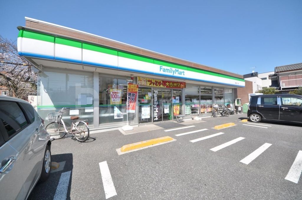 コンビニ　ファミリーマート篠崎町三丁目店（コンビニ）まで210m