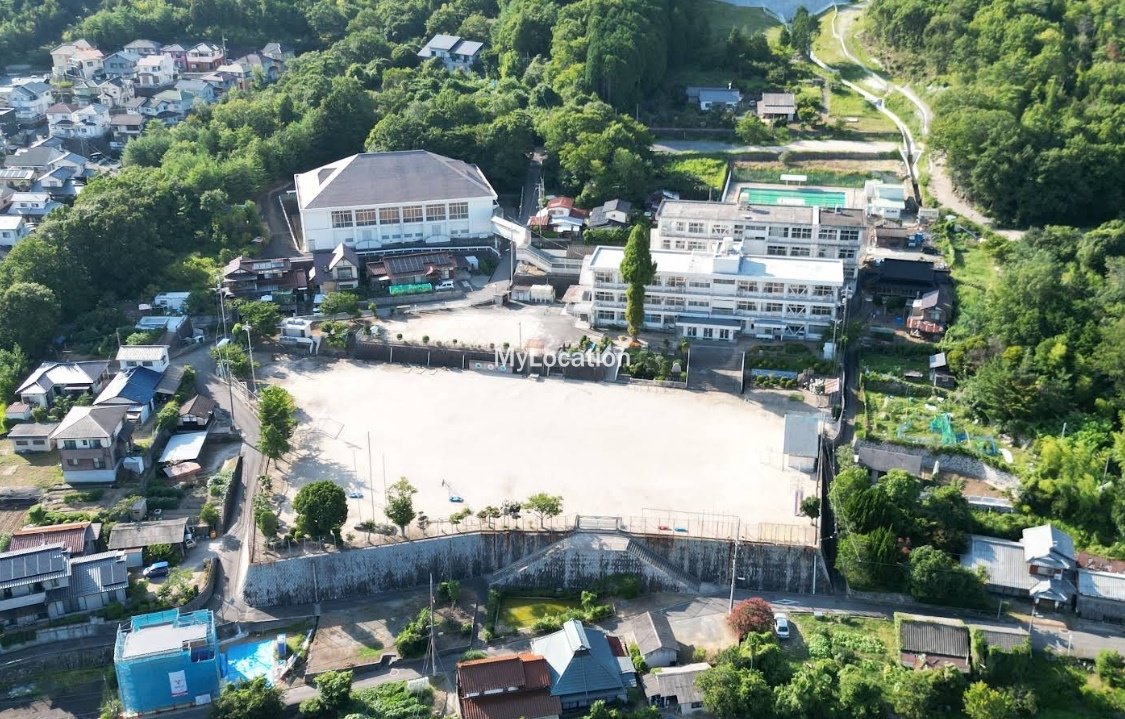小学校　熊野町立熊野第二小学校（小学校）まで904m
