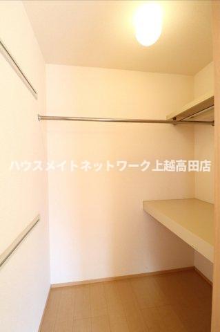 収納　ウォークインクローゼット