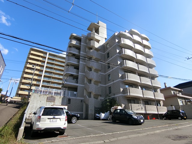 地下鉄東西線 新さっぽろ駅 徒歩11分 築33年