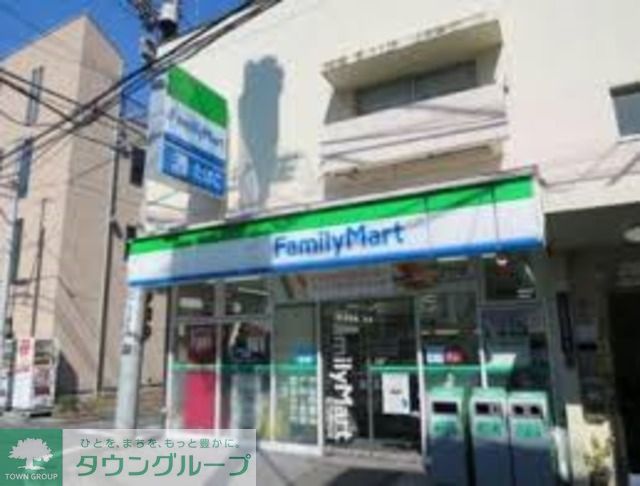 コンビニ　ファミリーマート千駄ヶ谷二丁目店（コンビニ）まで70m
