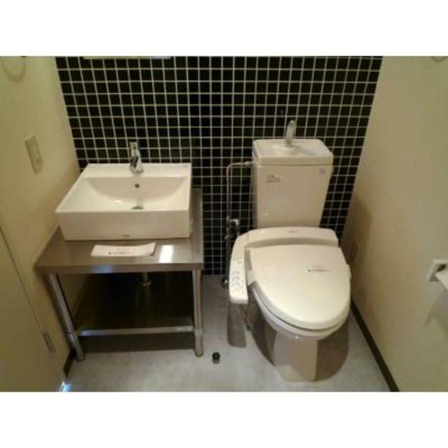 トイレ　※写真は同タイプ住戸です。