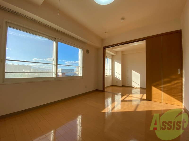 居室・リビング　明るいお部屋は気持ちよく過ごせそうですね。