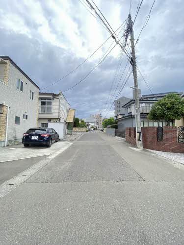 建物外観　物件前道路
