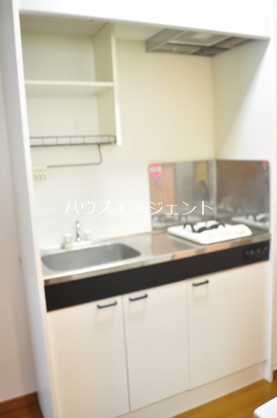 キッチン　ガスキッチン、調理スペースもございます　※参考画像