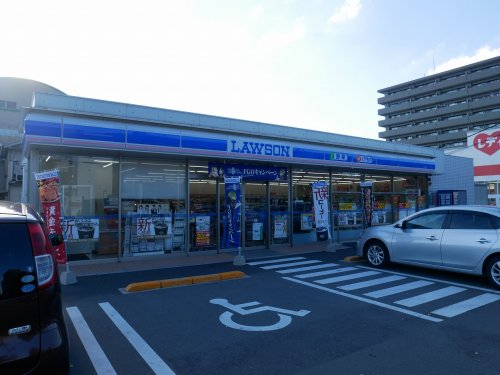 コンビニ　ローソン 今治南宝来町一丁目店（コンビニ）まで556m